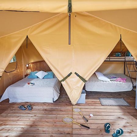 Camping Des Papillons Lalizolle ภายนอก รูปภาพ