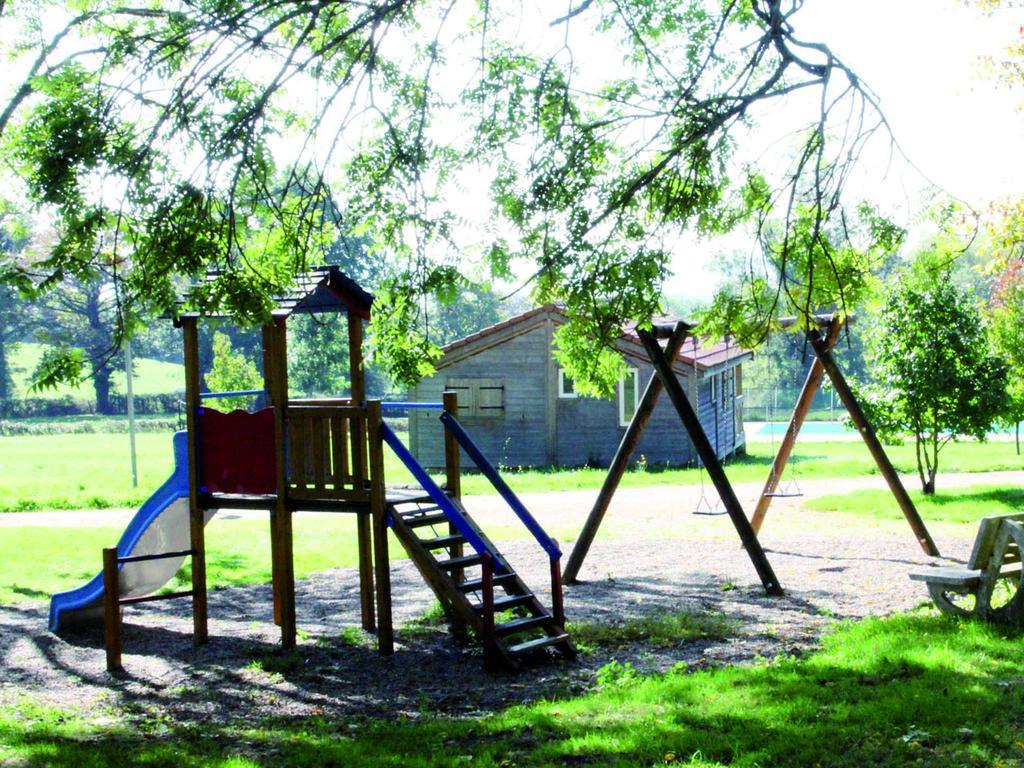 Camping Des Papillons Lalizolle ภายนอก รูปภาพ