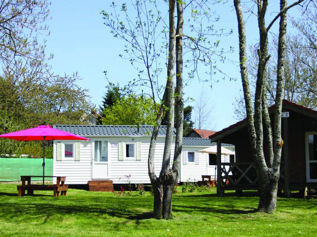 Camping Des Papillons Lalizolle ภายนอก รูปภาพ