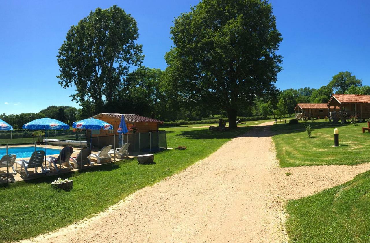 Camping Des Papillons Lalizolle ภายนอก รูปภาพ