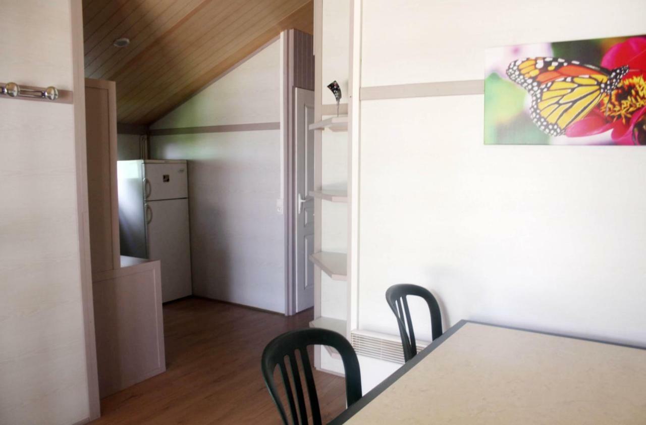 Camping Des Papillons Lalizolle ภายนอก รูปภาพ