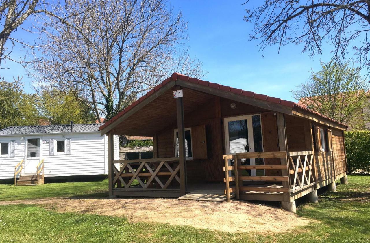 Camping Des Papillons Lalizolle ภายนอก รูปภาพ