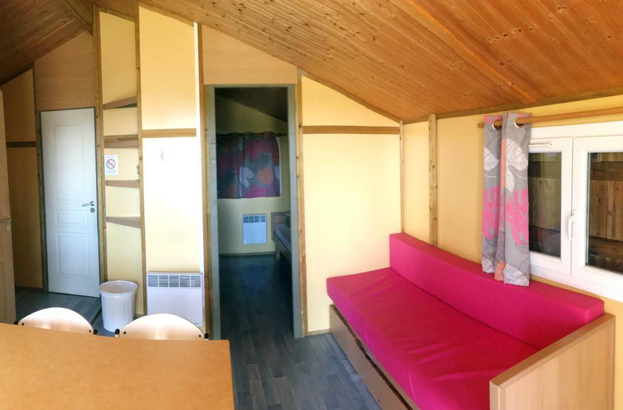 Camping Des Papillons Lalizolle ภายนอก รูปภาพ