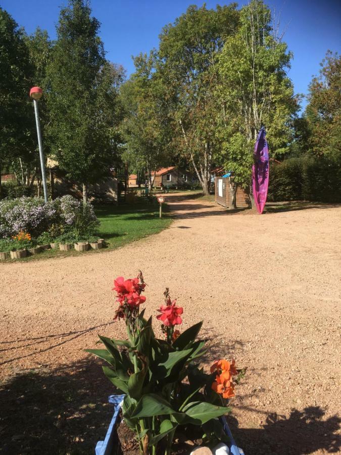 Camping Des Papillons Lalizolle ภายนอก รูปภาพ
