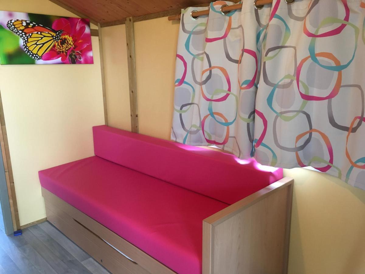 Camping Des Papillons Lalizolle ภายนอก รูปภาพ