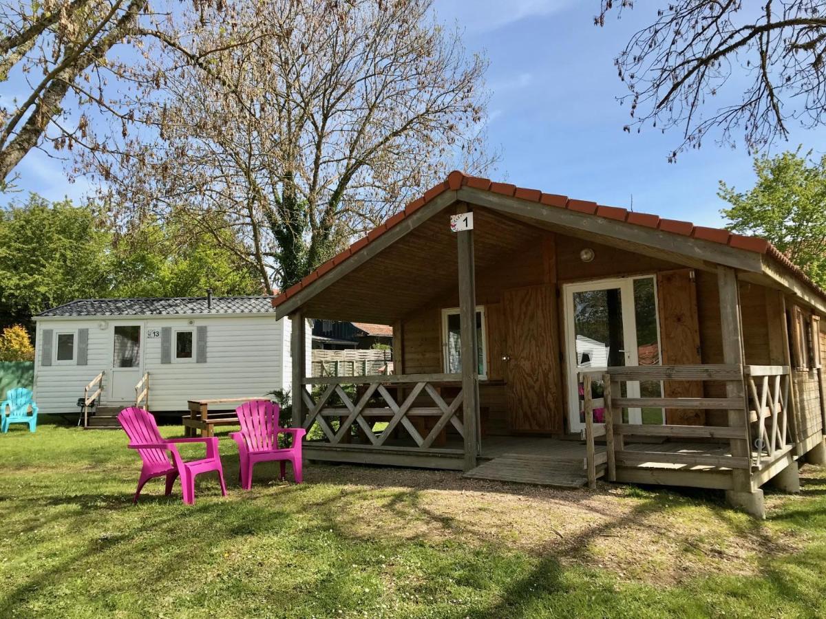 Camping Des Papillons Lalizolle ภายนอก รูปภาพ