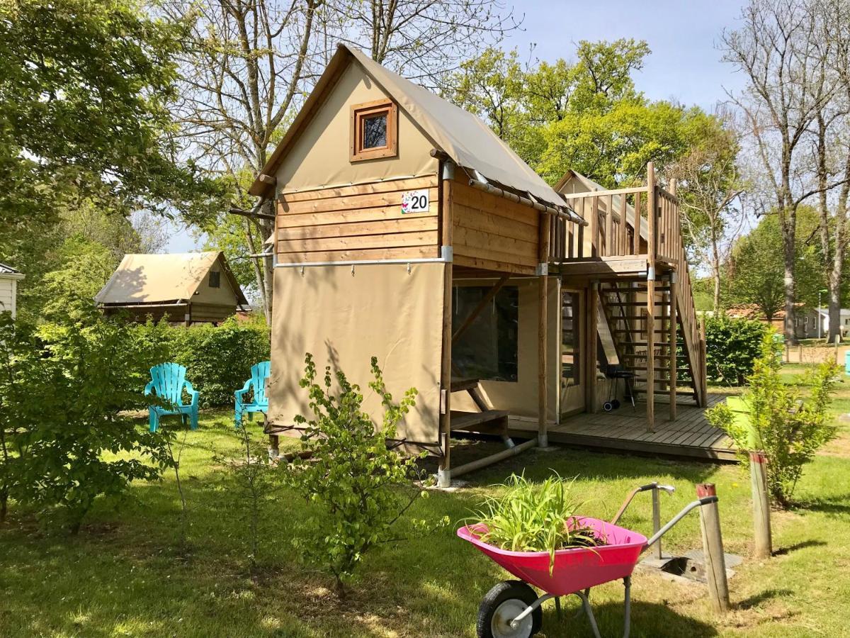 Camping Des Papillons Lalizolle ภายนอก รูปภาพ